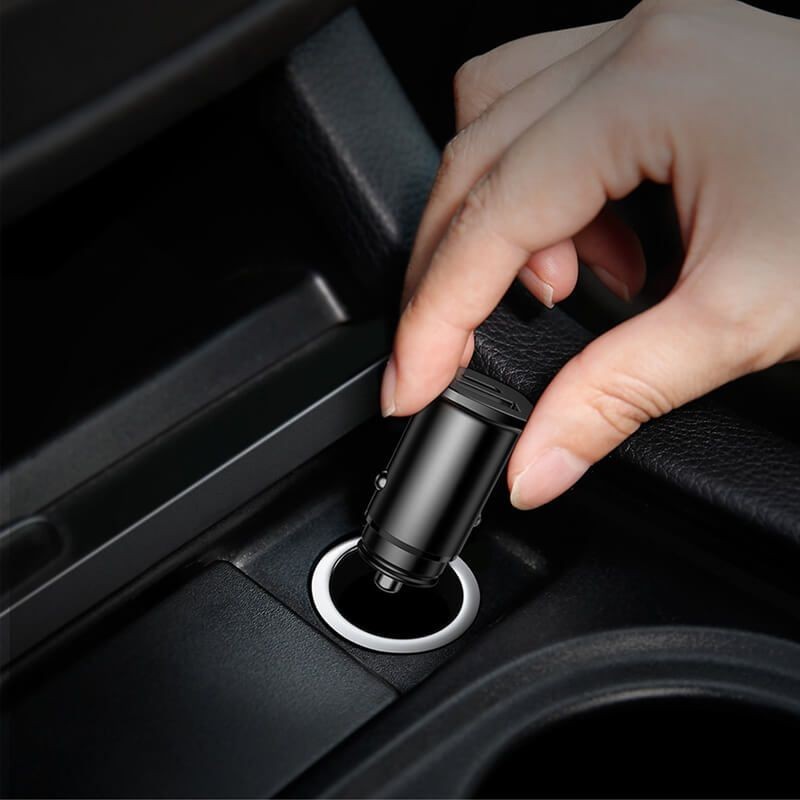 Snabb-laddare för bil med 2st... Snabb-laddare för bil med 2st...