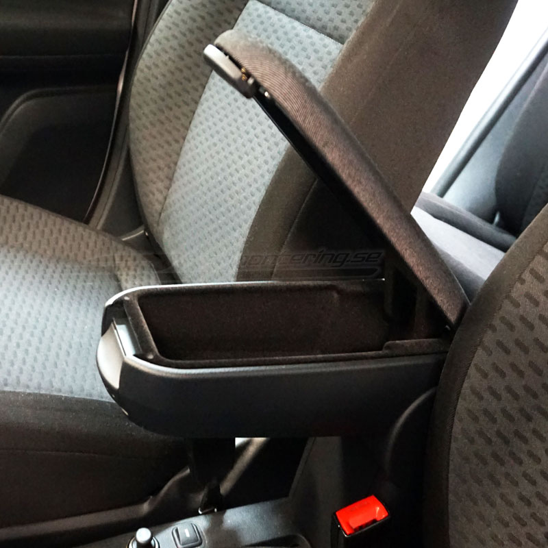 Installation av mittarmstöd i Skoda Fabia, Roomster, Praktik, VW Polo