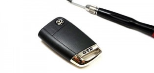 Byta VW nyckel-emblem